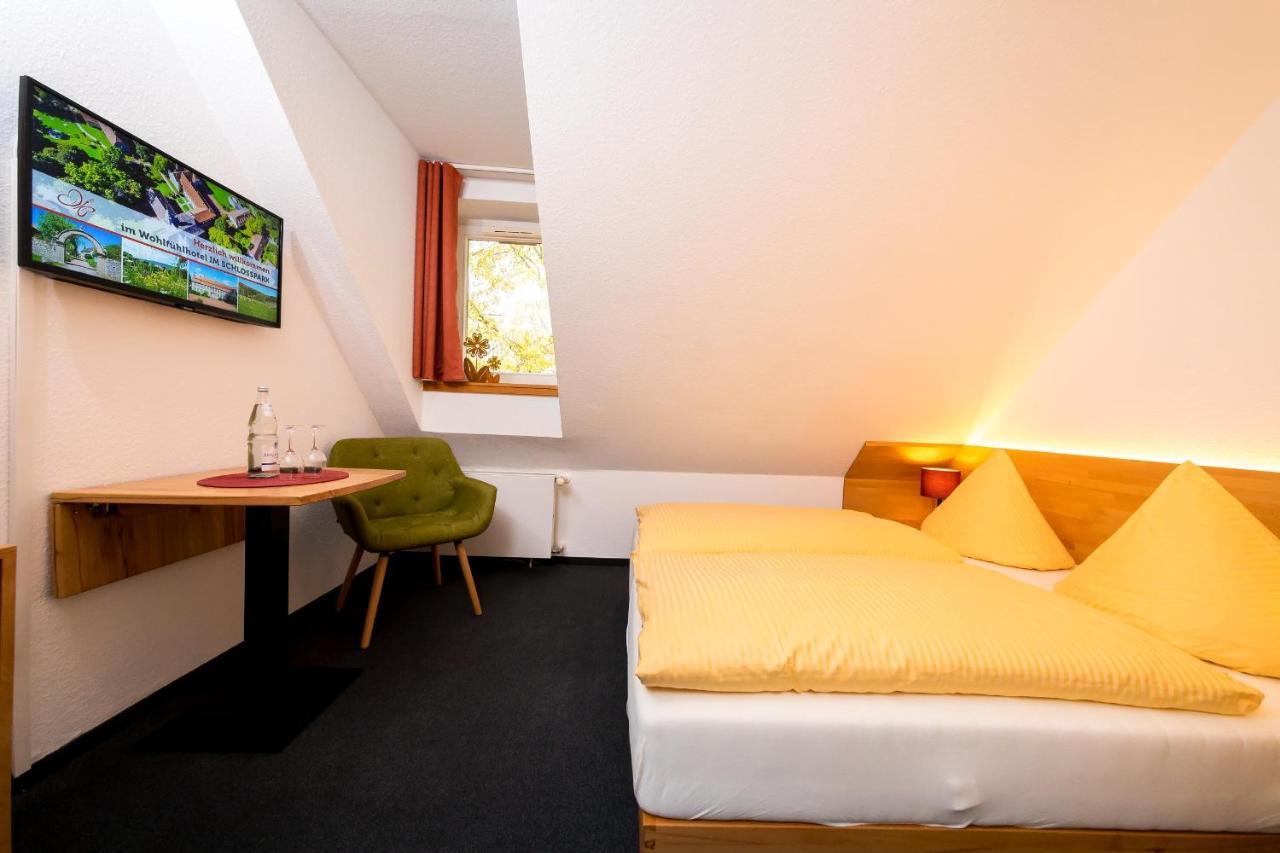 Wohlfuehlhotel Im Schlosspark - Self Checkin Willebadessen Eksteriør bilde
